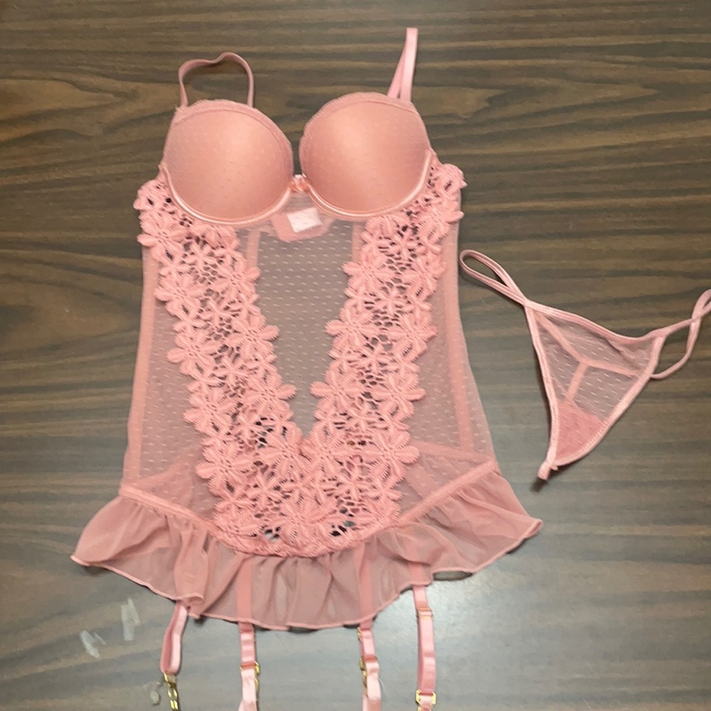 Pink Lace Lingerie Set. Size Large